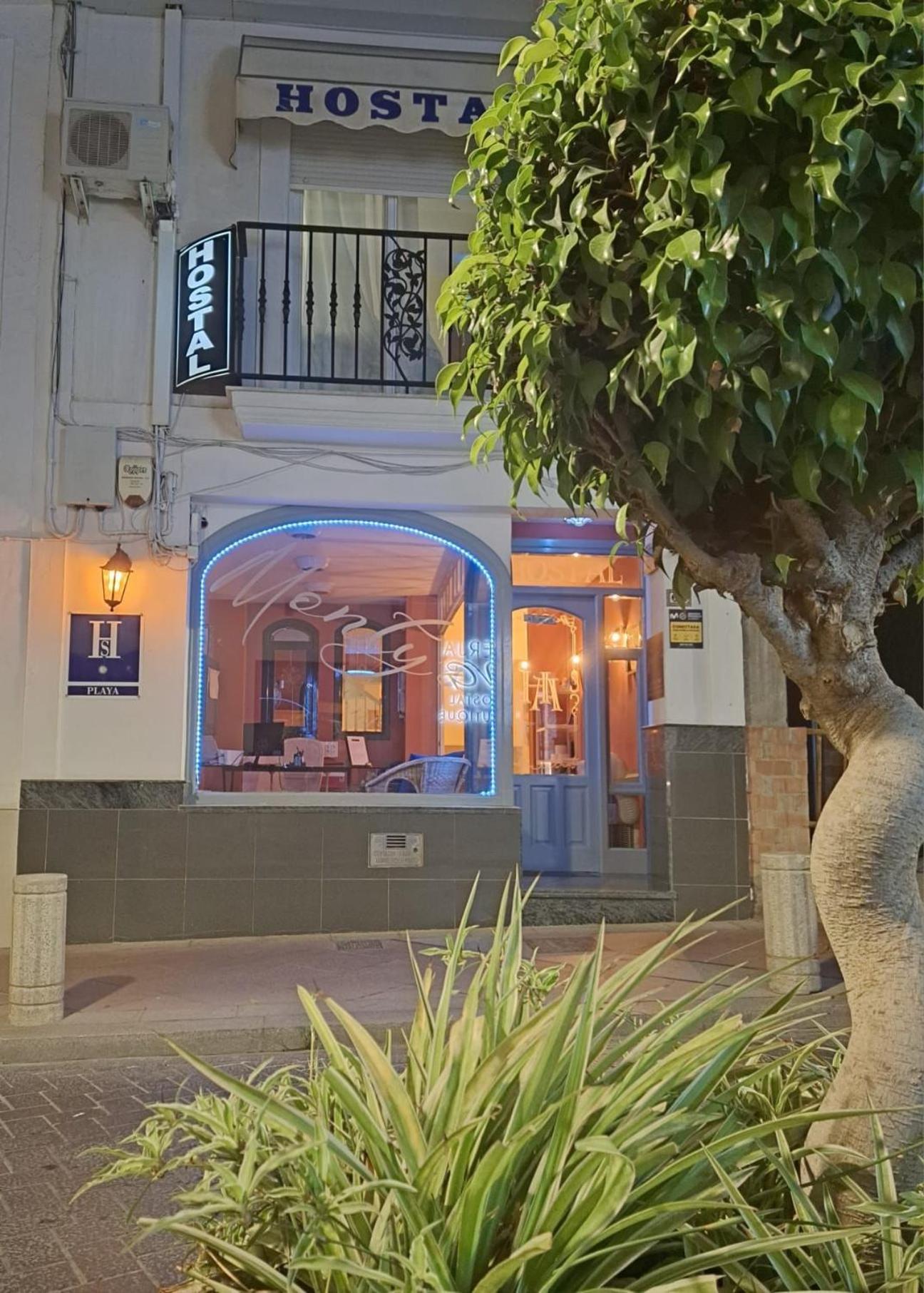 Hostal Montys ネルハ エクステリア 写真