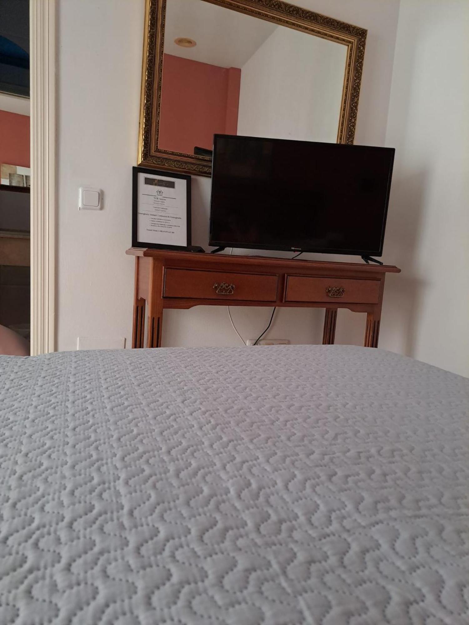 Hostal Montys ネルハ エクステリア 写真