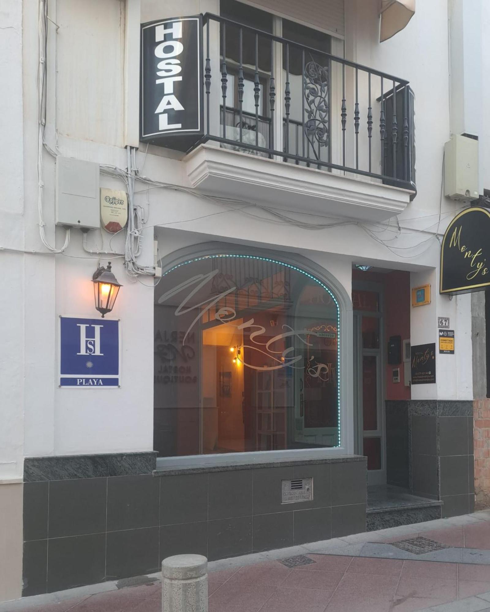 Hostal Montys ネルハ エクステリア 写真